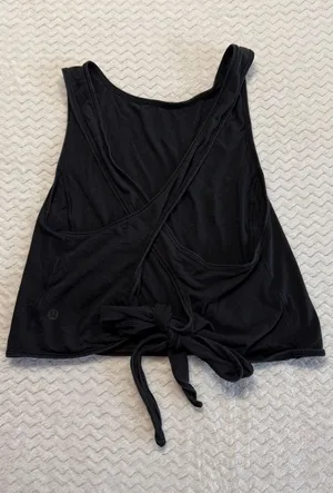 Lululemon Black High Neck Open Back Tie Hem Activewear Tank Top Size 6 thumbnail 1