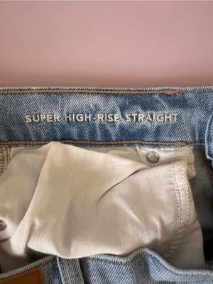 American Eagle Super High Rise Straight Jeans Light‎ Wash Size 4 thumbnail 6