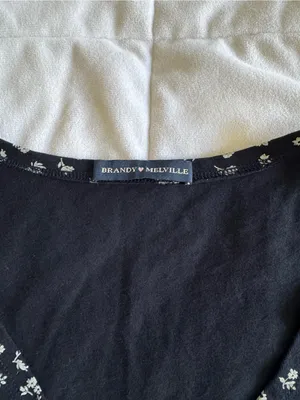Brandy Melville Navy Floral Crop Top thumbnail 5