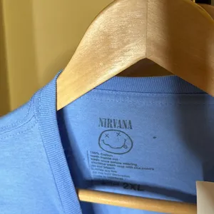 NWT Nirvana Women's Short-Sleeve Neon Smile Boyfriend Graphic Tee Size 2XL thumbnail 4