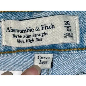 Abercrombie & Fitch Curve Love 90s Slim Straight Ultra High Rise Jeans Size 28 6 thumbnail 4
