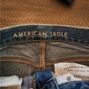 American eagle Distressed mom jeans size 00 long thumbnail 3