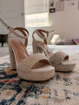 Windsor Here Comes The Glow Pearl Heels thumbnail 2