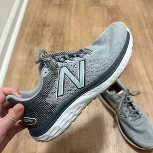 NEW BALANCE | Women's Gray Fresh Foam 680V7‎ Running Athletic Sneakers, Size 8.5 thumbnail 2