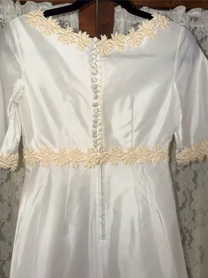 Gorgeous Vintage 1960s Silk Taffeta Sheath Wedding Gown thumbnail 7