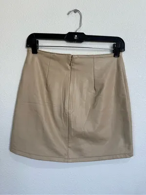 Rewash Size XS Taupe Faux Leather Mini Skirt Front Slit Y2K Minimalist Moto Chic thumbnail 3