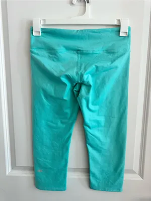 ALO Yoga Crop Aqua Leggings Medium thumbnail 2