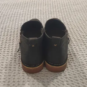UGG Black Ankle Booties with Cozy Lining and Durable Sole (23) thumbnail 2
