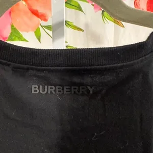 116. Burberry black cotton t-shirt with horse print. Size: L thumbnail 5