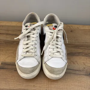 Nike Blazer Platform Sneakers Shoes White Black Women’s thumbnail 7