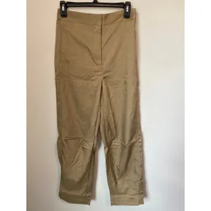New Estellina Tan Cropped Straight Pants Size Small thumbnail 2