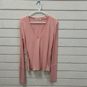 Free People We the Free Pink V Neck Long Sleeve Tee size S thumbnail 2