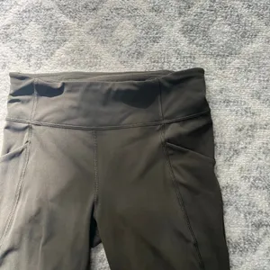 Lululemon Time To‎ Sweat Crop *23" Dark Olive Size 8 thumbnail 5
