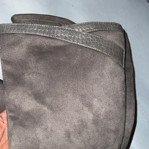 Amelia Grace knee high gray side zip heeled boots. Size 9M thumbnail 9