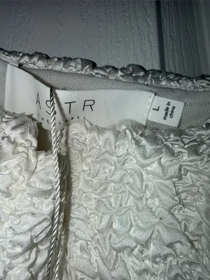 Astr White Textured Bustier Crop Top with Underwire thumbnail 3