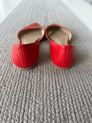 Jones New York Red Perforated Leather Pointed Toe Flats Size 6 thumbnail 4