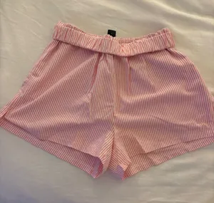 Pink pinstripe shorts Size M thumbnail 1