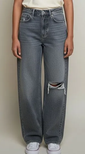 ZARA Wide Leg High Rise Vintage DInspired istressed Cropped Jeans 2 Rinsed Black thumbnail 1