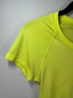 Lululemon Woman's Swiftly Tech Yellow Lime Seamless Short Sleeved Shirt Top Sz 4 thumbnail 6