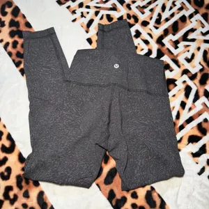 lululemon wunder train legging thumbnail 1