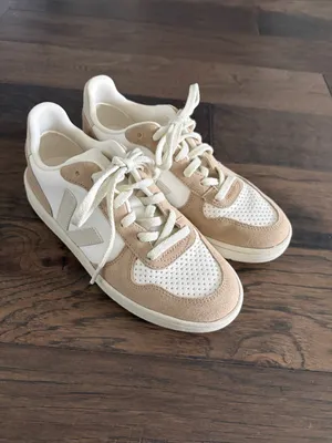 Veja V-10 Leather White Natural Sahara Sz 7/38 thumbnail 5