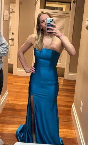 Faviana Prom Dress thumbnail 3