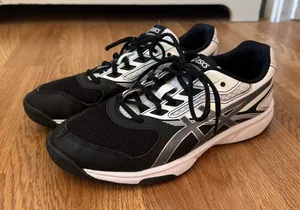 Women’s ASICS Volleyball Shoes thumbnail 1
