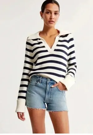 Abercrombie and Fitch high rise mom shorts size curve love thumbnail 1