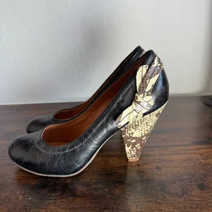 Aldo Black and Cream Heels Sleek Pointed Toe thumbnail 2