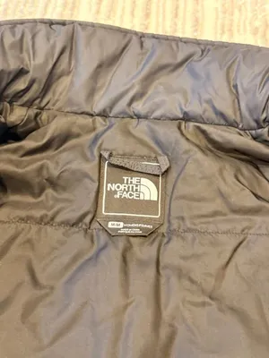 The North Face women's medium Black puffer coat thumbnail 2