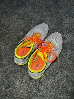 Nike Shoes thumbnail 2