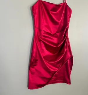 Windsor Red Satin Mini Dress Size Medium thumbnail 2