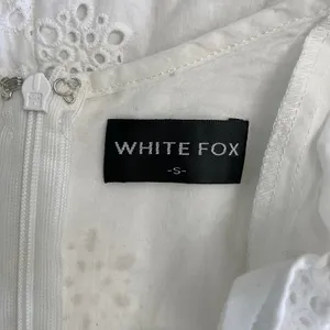 White Fox White Summer Crush Mini Dress Size Small Ruffled‎ Frill Sleeve thumbnail 2