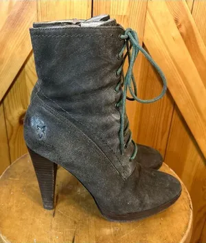 FRYE Sz 7.5M Harlow Distressed Brown Leather Laces Heeled Ankle Boots thumbnail 1
