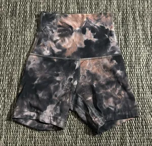 Lululemon Align Super High Rise Short *10" Nulu Diamond Dye Graphite Grey Pink thumbnail 1