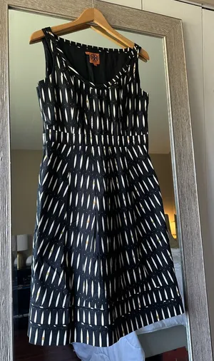 Tory Burch White And Black Patterned Sleeveless Midi Dress Size 6 Medium thumbnail 1