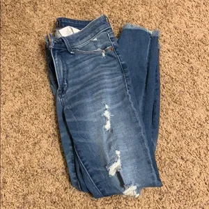 NEVER BEEN WORN- Abercrombie jeans thumbnail 4