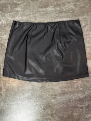 NWT Abercrombie & Fitch Vegan Leather Mini Skirt in Black Size XL thumbnail 9