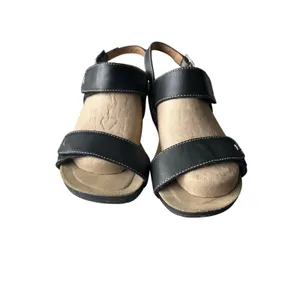 Clark’s black leather comfort sandals size 7M thumbnail 5