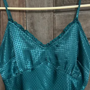 Japna Slip Green Med‎ Babydoll Ruffle Satin Midi Dress Y2K Coquette Indie Glam thumbnail 4