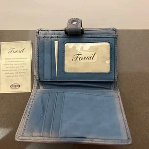 FOSSIL Elegant Blue and Gray Wallet- A Beauty thumbnail 6