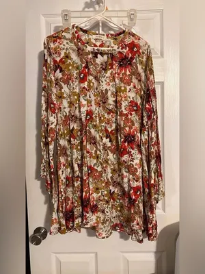 Umgee Floral Bell-Sleeve Blouse in Cream, Rust & Olive thumbnail 2