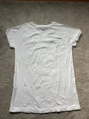 Athleta Women’s Top Short Sleeve Large Activewear thumbnail 3