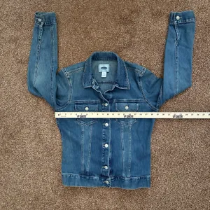 Old Navy Denim Jacket Women’s Size Med Button Up Preppy School Retro Classic thumbnail 5