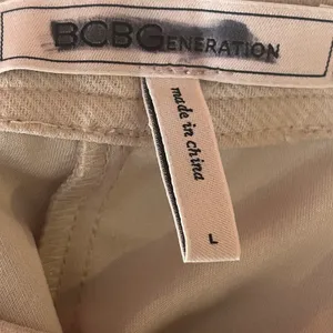 BCBGeneration‎ Women Beige Pleated Trousers Pants Size L thumbnail 3