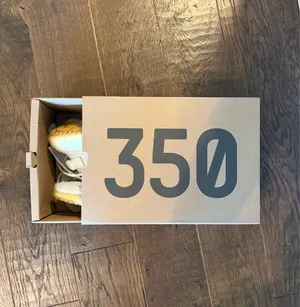 Yeezy Boost 350 V2 Cream White thumbnail 2