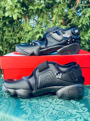 Nike Air Rift “Florette” - Casual Sandal/Sneaker Hybrid Blends Fun & Comfort thumbnail 2