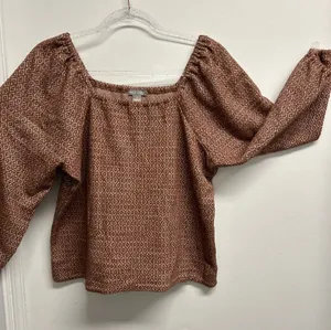Jacquard Puff-Sleeve Top in Nutmeg thumbnail 1