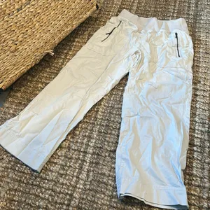 Orvis Tencel/Cotton Grey Cargo Capri Pant Size 4 thumbnail 1