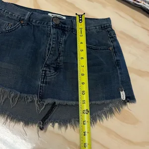 One Teaspoon Denim Button Fly‎ Raw Hem Mini Skirt W23 Charcoal Black thumbnail 10